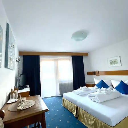 Marienhof 3*