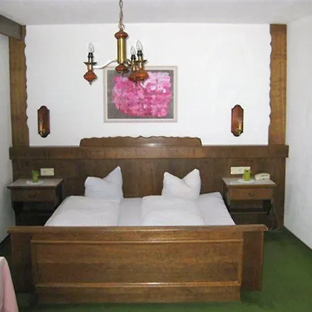 Marienhof 3*