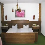 Marienhof 3*